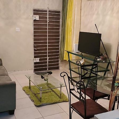 #1 Jacaranda Vacation Home Spanish Town Bagian luar foto
