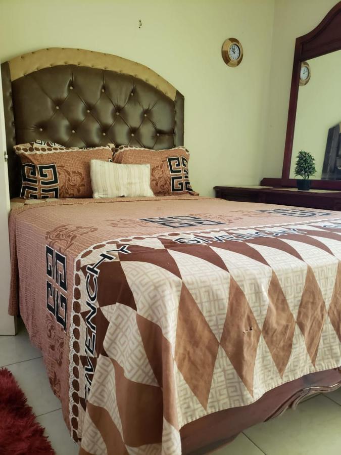 #1 Jacaranda Vacation Home Spanish Town Bagian luar foto